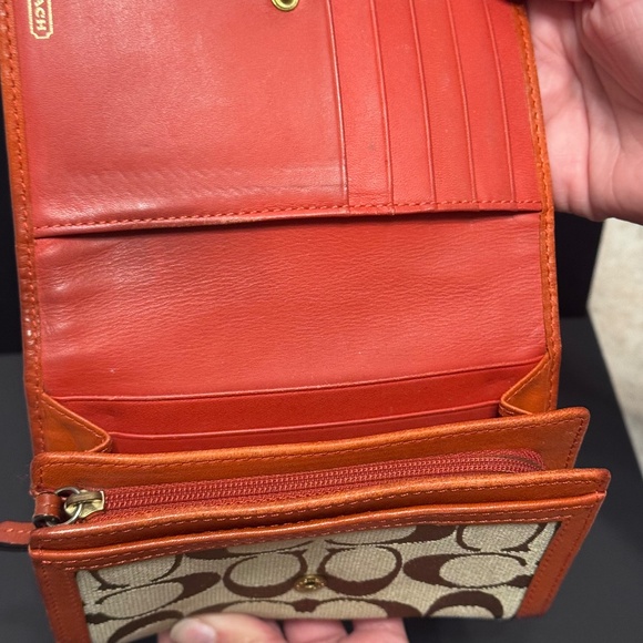 Wallet by Coach. Pre-Loved - Picture 9 of 11